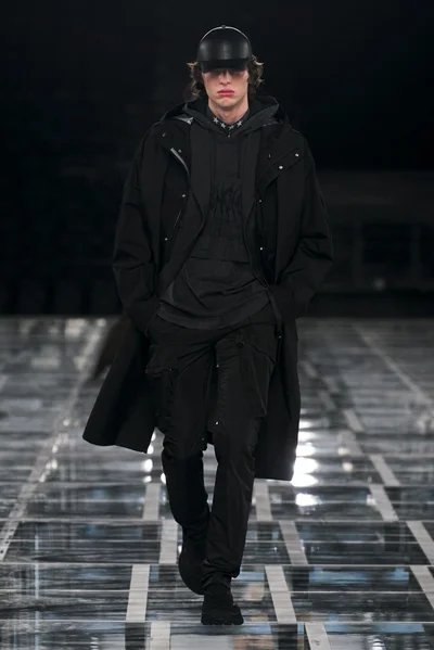 Look 10